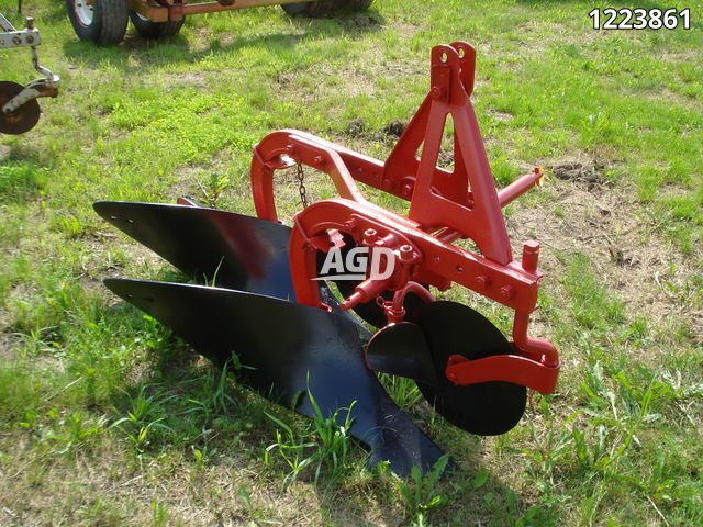 Tillage - Plows  Dearborn 1010 Plow Photo