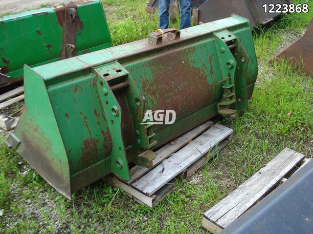 Attachments  John Deere 6' Bucket Photo