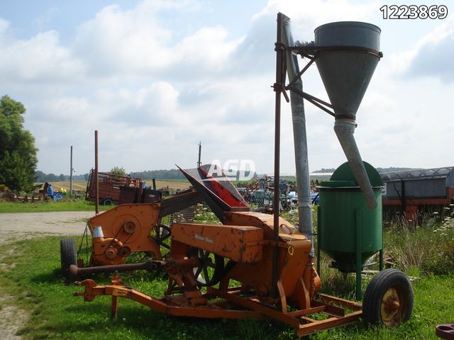 Grain Handling  Bearcat PTO Hammer Mill Photo