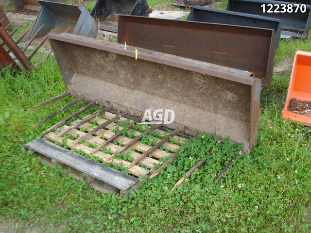 Attachments  6' Manure Fork Photo