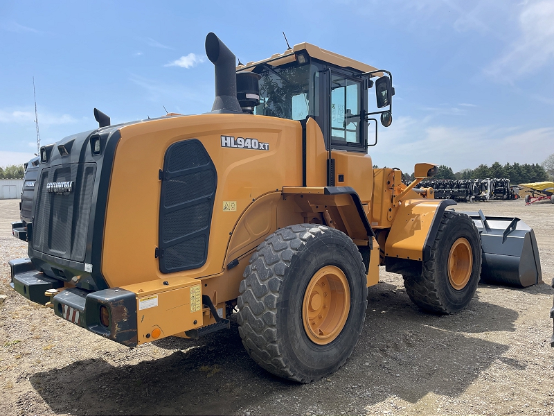 Landscape & Construction  2016 HYUNDAI HL940XT WHEEL LOADER - We Finance All Types of Credit! Photo
