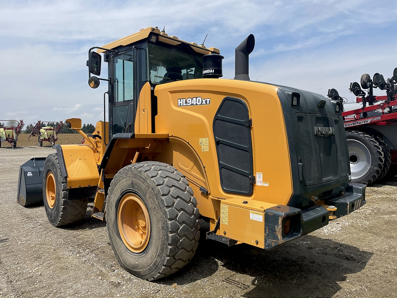 Landscape & Construction  2016 HYUNDAI HL940XT WHEEL LOADER - We Finance All Types of Credit! Photo