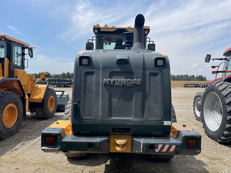 Landscape & Construction  2016 HYUNDAI HL940XT WHEEL LOADER - We Finance All Types of Credit! Photo