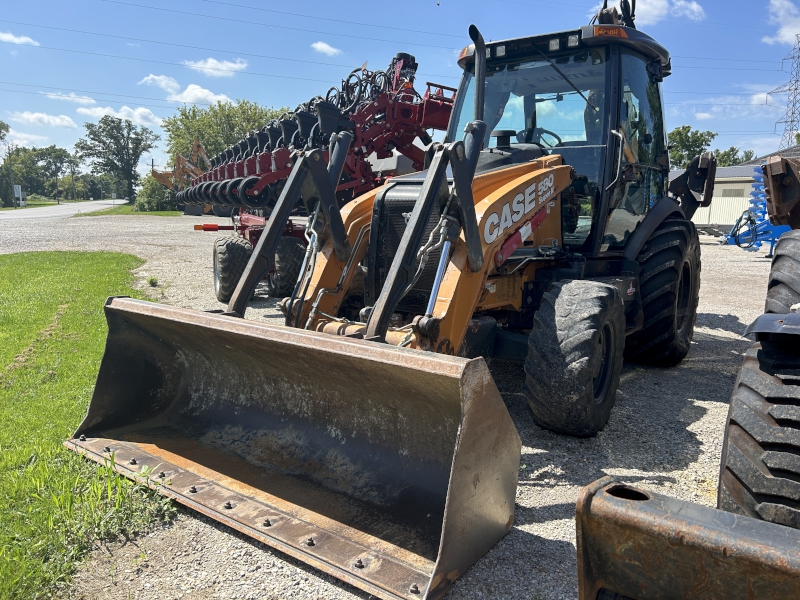 Landscape & Construction  2017 CASE 580SN WITH BACKHOE - We Finance All Types of Credit! Photo