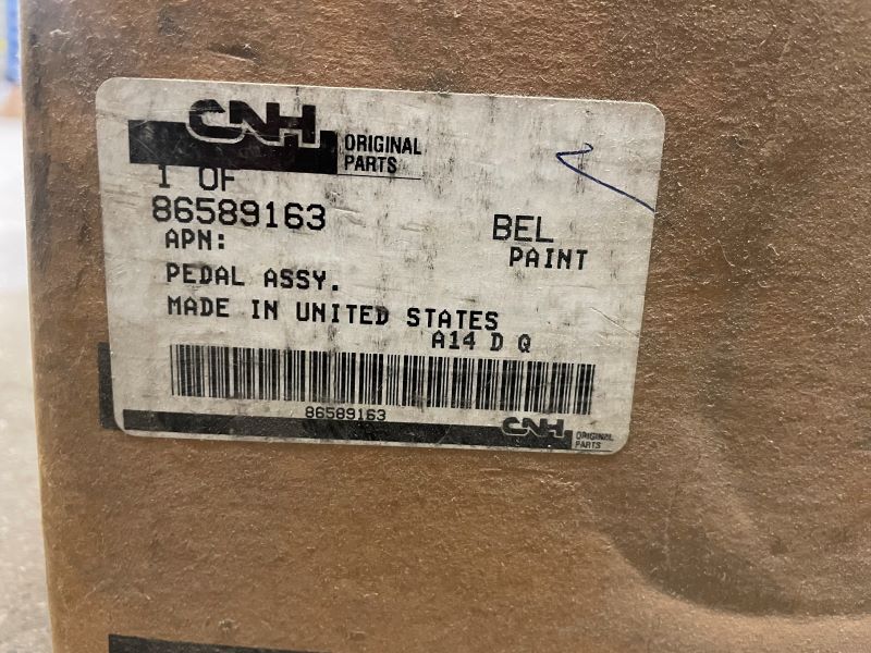 CNH 86589163 PEDAL ASSEMBLY