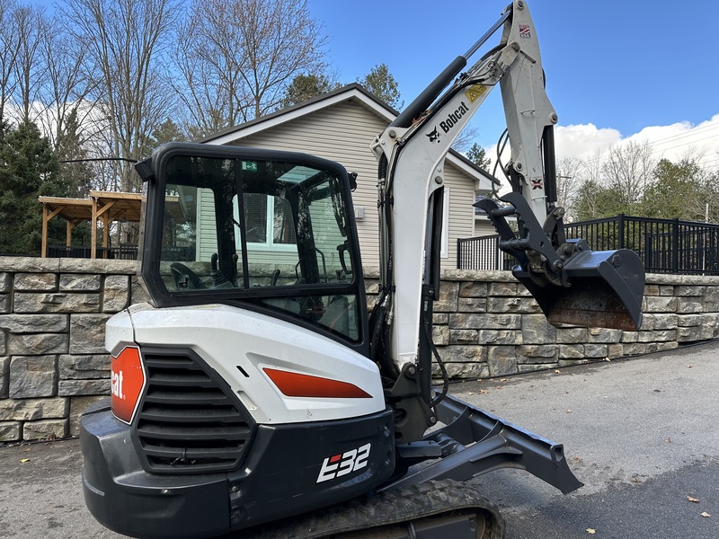 Landscape & Construction  2018 Bobcat E32 Excavator Package - We Finance All Types of Credit! Photo