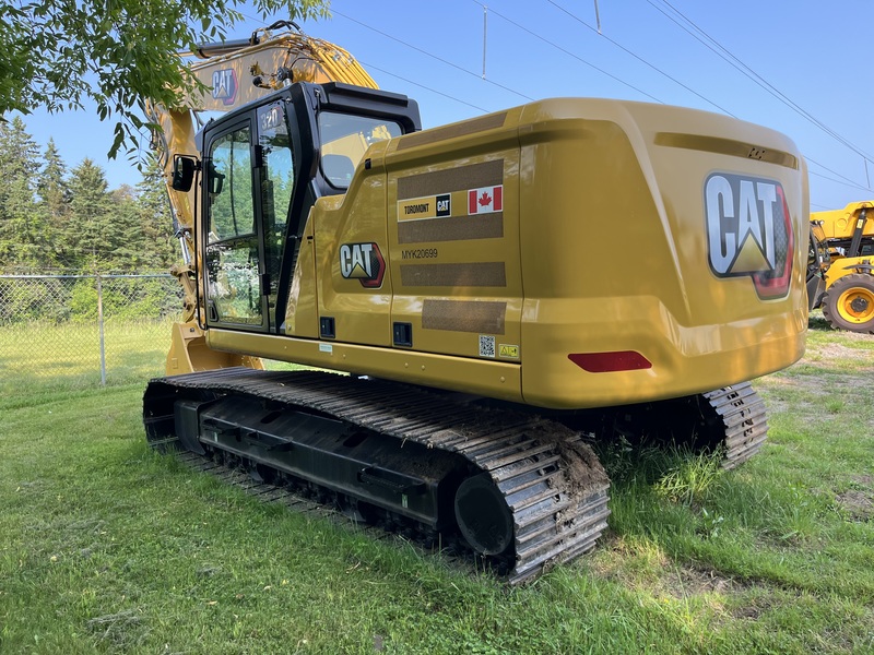 Landscape & Construction  Cat 320 Excavator - We Finance All Types of Credit! Photo