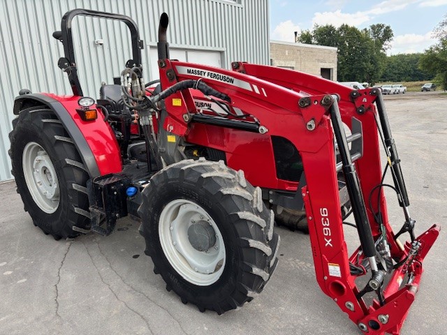 Tractors  Massey Ferguson 4710 Tractor and Loader Photo