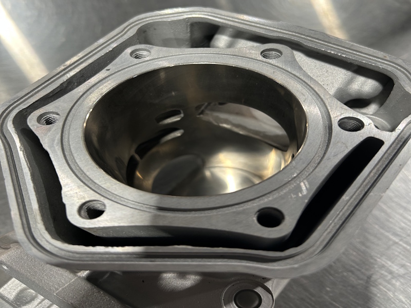Snowmobiles  NEW REMAN NICASIL PLATED CYLINDER FOR SKIDOO 600 HO CARBURETED ENGINE Photo