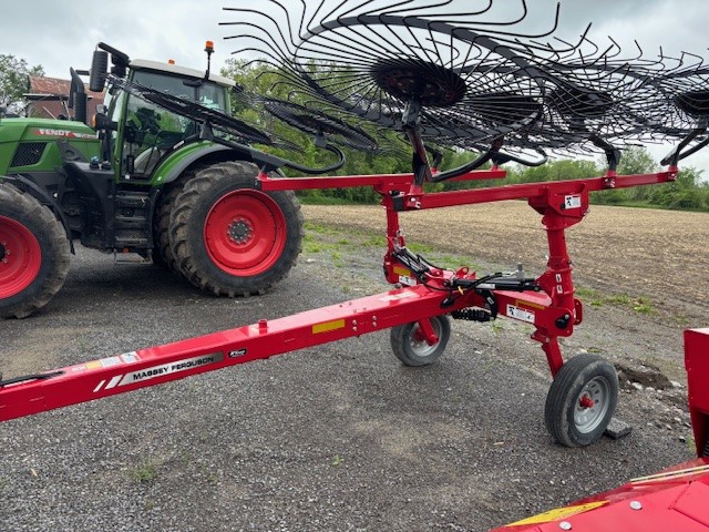 10 Wheel V Rake