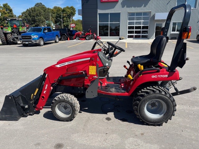 Tractors  Massey Ferguson GC1705 Tractor & Loader Photo