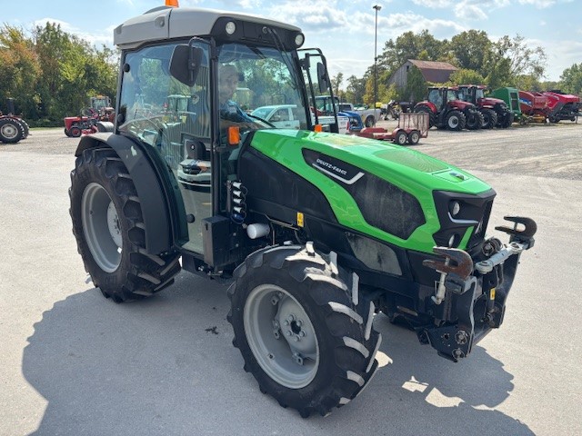 Tractors  Deutz Fahr 5080.4DF Tractor Photo
