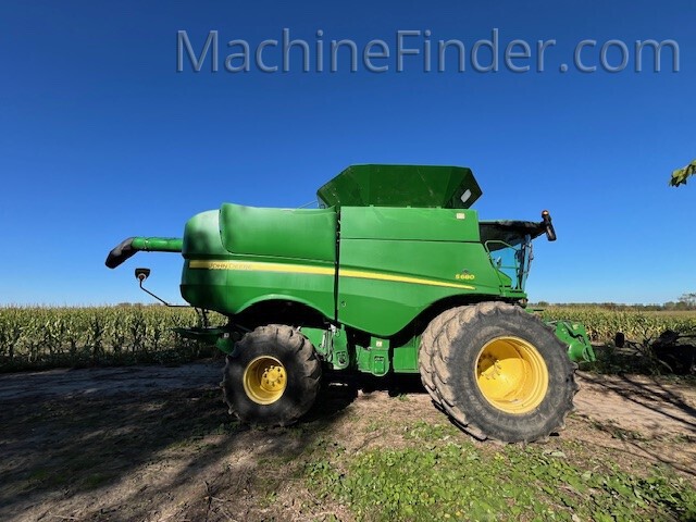 Tractors  2012 John Deere S680 Combine Photo