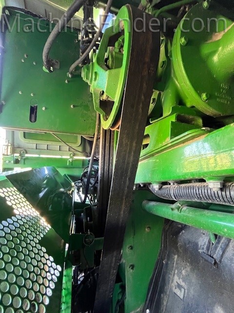 Tractors  2012 John Deere S680 Combine Photo