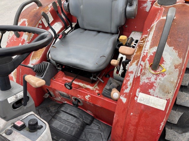 Tractors  Massey Ferguson 1540L Tractor & Loader Photo