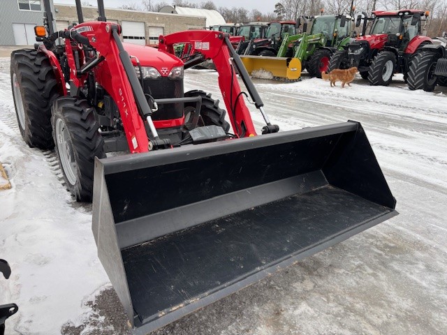 Tractors  Massey Ferguson 2607 H Tractor & Loader Photo