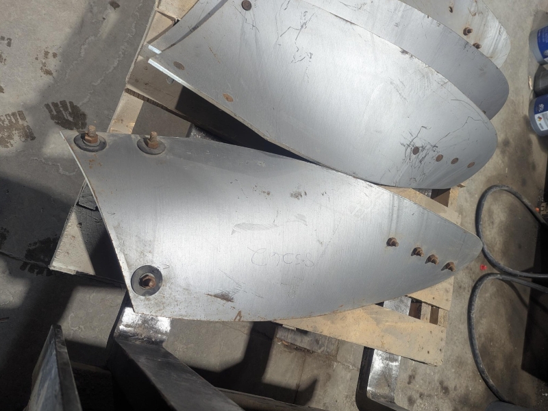 LEFT-HAND OVERUM/KONGSKILDE MOLDBOARD