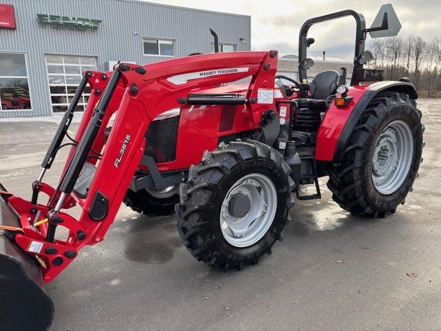 Tractors  Massey Ferguson  4707 Tractor & Loader Photo