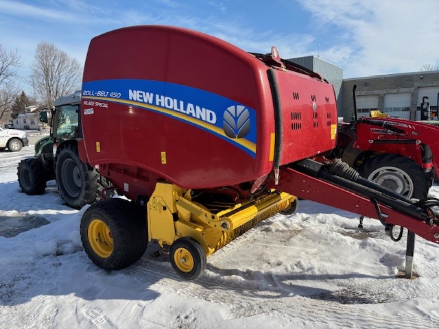 New Holland ROLL-BELT450 Round Baler 