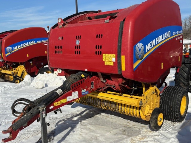 Hay & Forage  New Holland ROLL-BELT450 Round Baler  Photo
