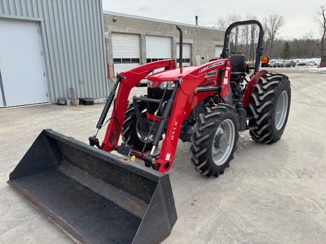 Massey Ferguson 2607 H Tractor & Loader