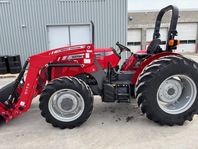 Tractors  Massey Ferguson 2607 H Tractor & Loader Photo