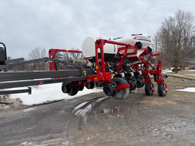 Massey Fersuson MFVF12-30 Planter