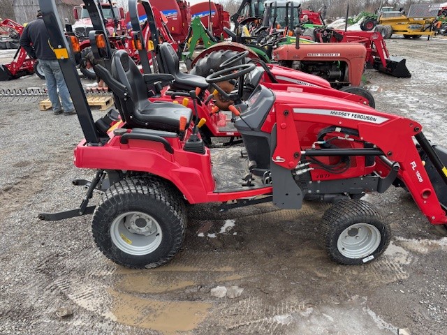 Tractors  Massey Ferguson GC1725 Tractor & Loader Photo