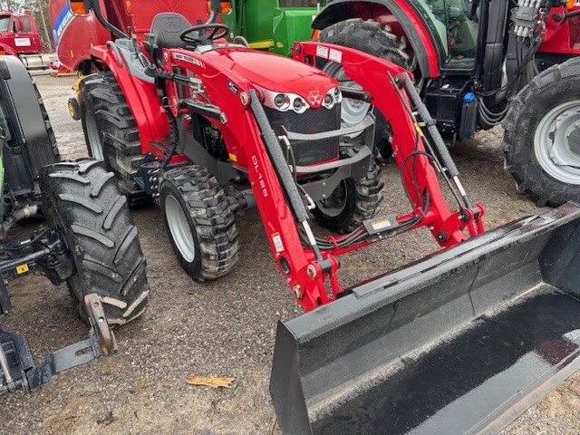 Massey Ferguson 1740 Tractor & Loader