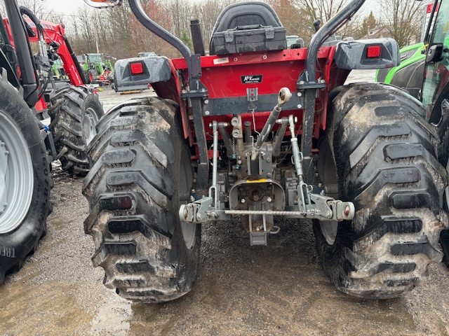 Tractors  Massey Ferguson 1740 Tractor & Loader Photo