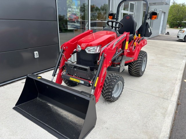 Massey Ferguson 1GC.23 Tractor & Loader
