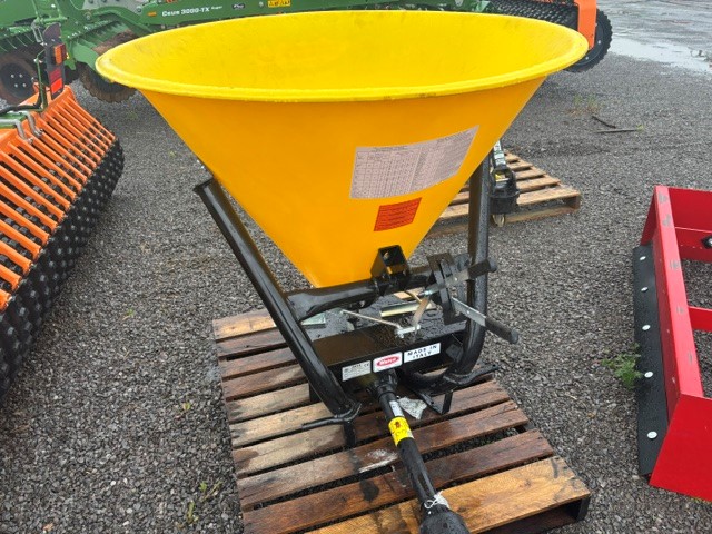 Planting & Seeding  Walco  FAZA F500 Spreader Photo