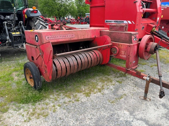 Massey Ferguson 9 Baler