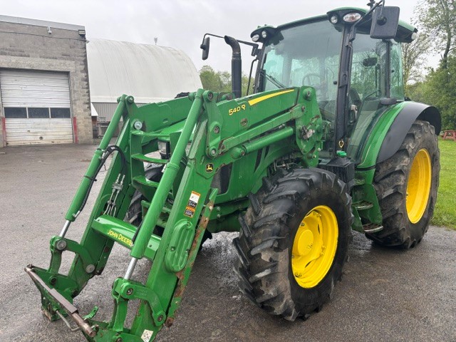 Tractors  John Deere 5125R Tractor and Loader Photo