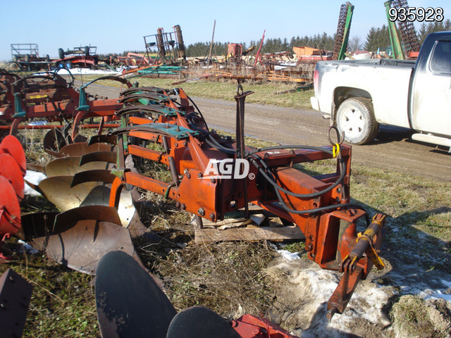 Kverneland Plow
