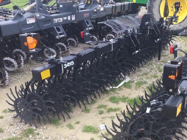 2019 YETTER 3415-100 15 FOOT ROTARY HOE