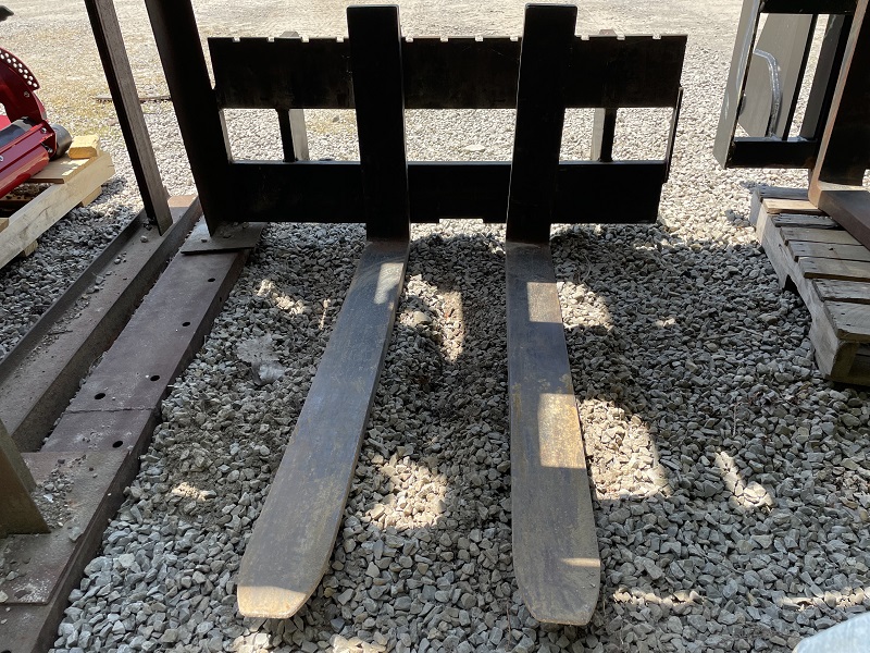2020 YANMAR 48 INCH ISO STYLE PALLET FORK SET