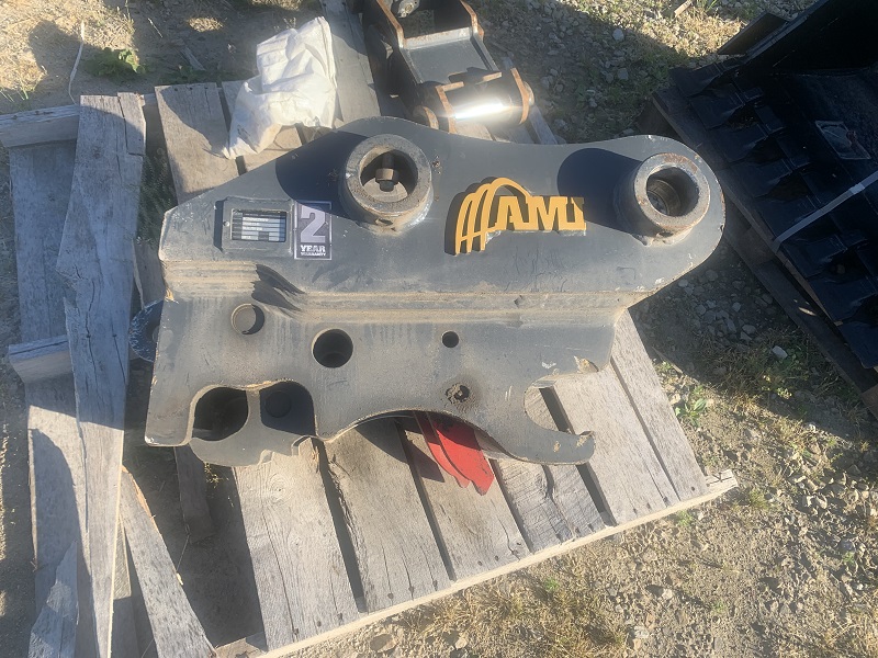 2020 AMI ATTACHMENTS CATEGORY 150 HYDRAULIC PIN GRAB COUPLER