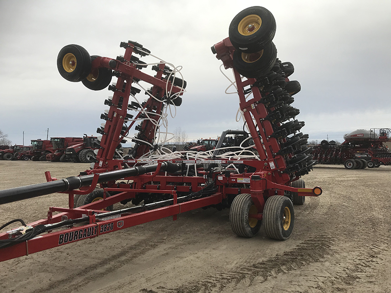 2021 BOURGAULT 3820-40 AIR DRILL WITH L8350 AIR CART