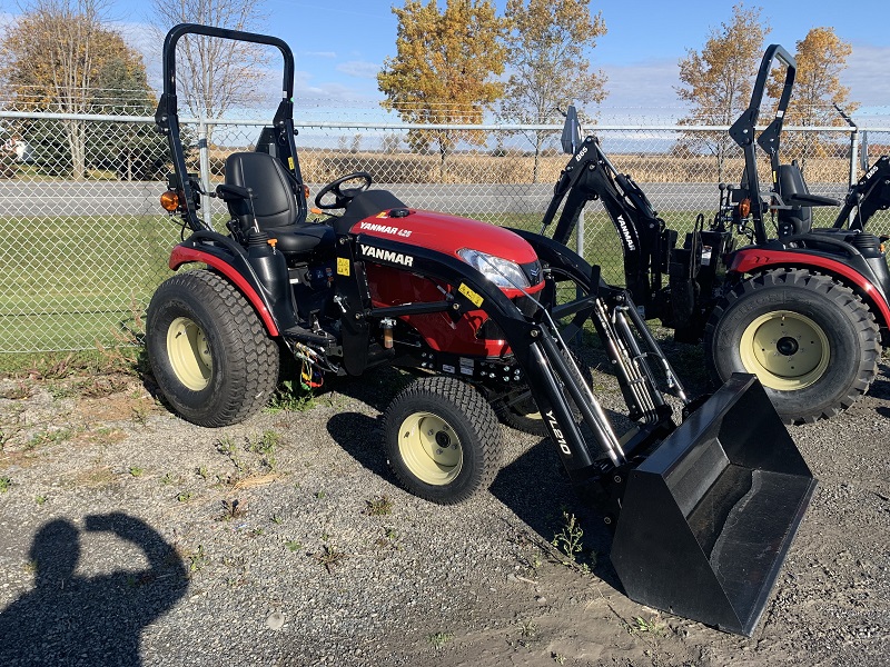 2022 YANMAR SA425 TRACTOR WITH LOADER AND MOWER
