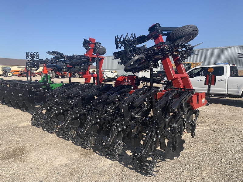 2022 UNVERFERTH 2030 MT RAPTOR 8 ROW STRIP TILLER