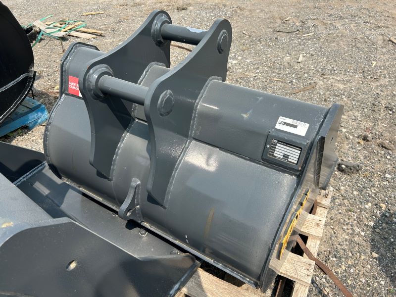 2021 AMI ATTACHMENTS 36 INCH DITCHING BUCKET