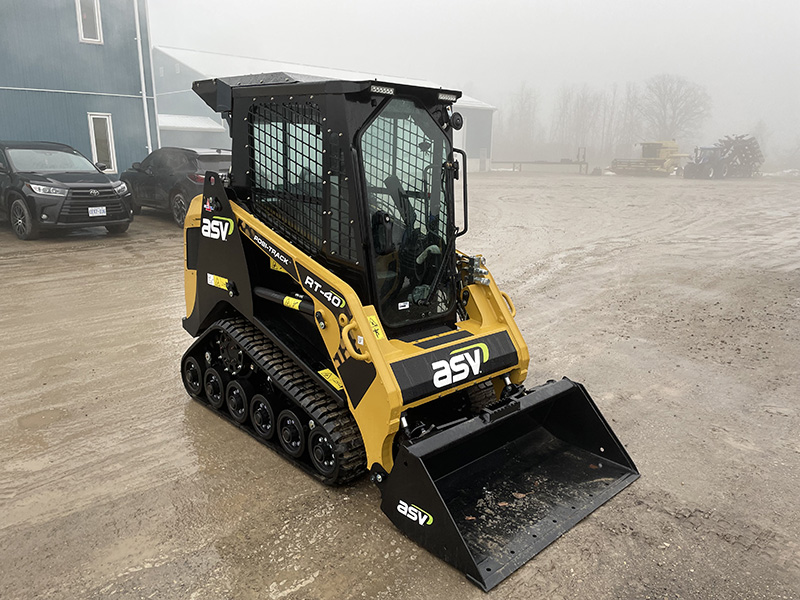 2023 RT-40 COMPACT RUBBER TRACK LOADER