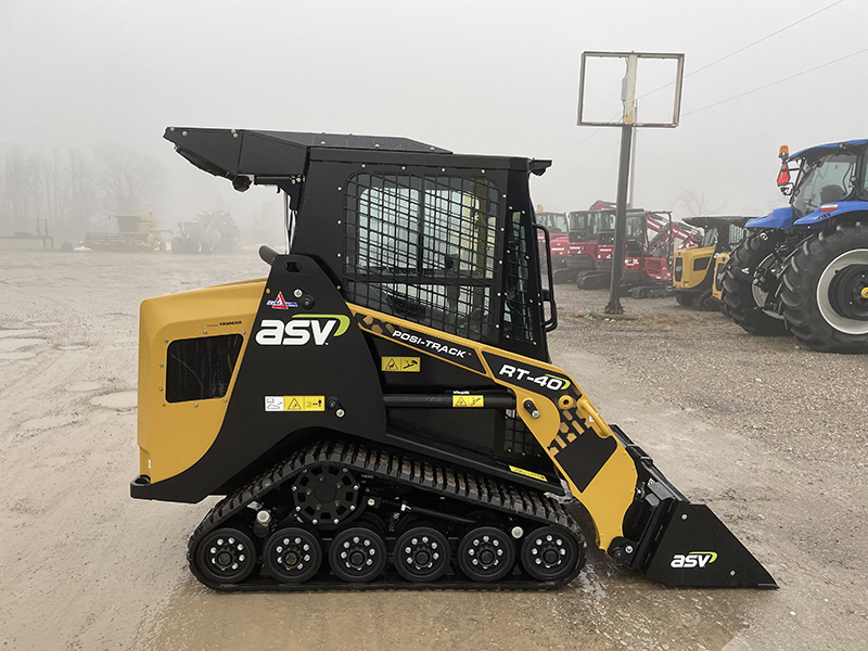 2023 RT-40 COMPACT RUBBER TRACK LOADER