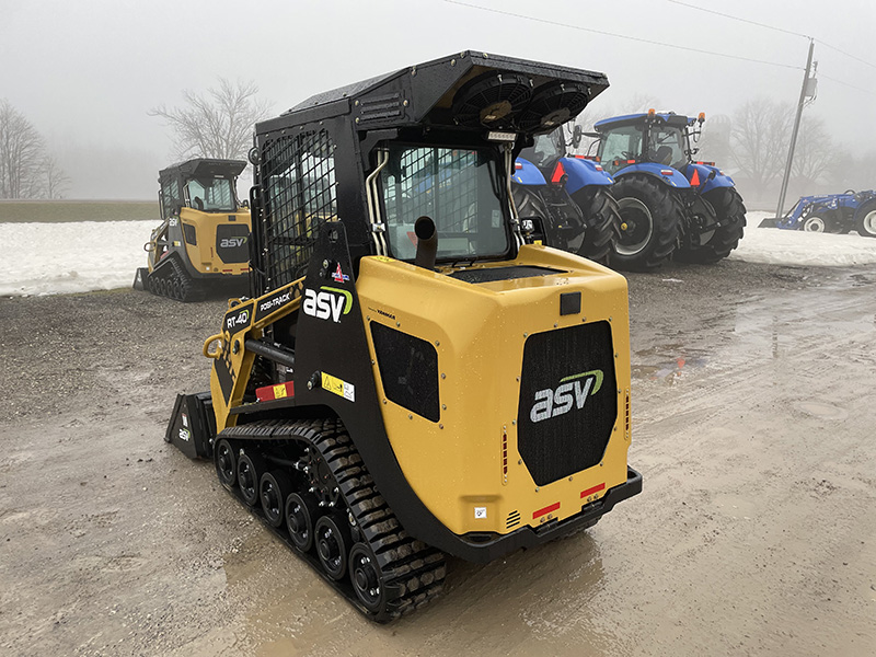 2023 RT-40 COMPACT RUBBER TRACK LOADER
