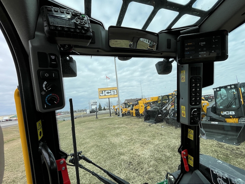 2024 JCB 215 SERIES III SKIDSTEER LOADER