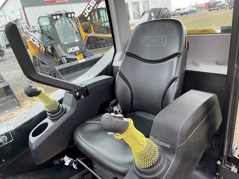 2024 JCB 215 SERIES III SKIDSTEER LOADER