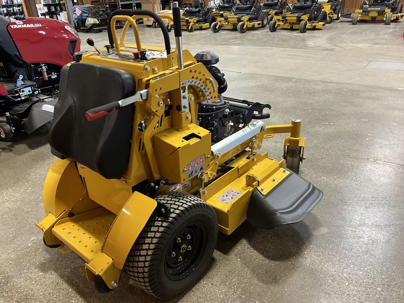 2022 HUSTLER SUPER S 36 INCH ZERO TURN MOWER
