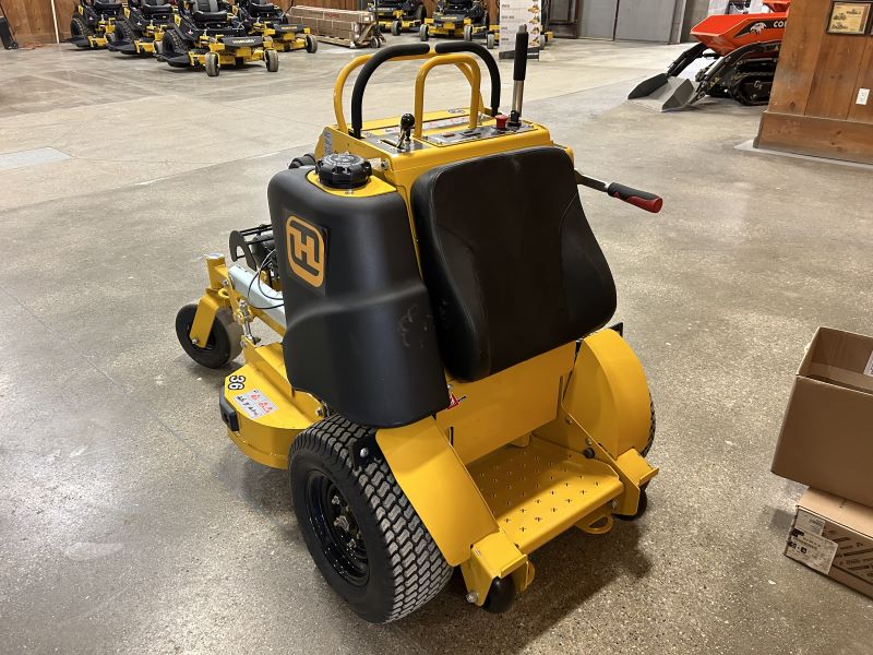 2022 HUSTLER SUPER S 36 INCH ZERO TURN MOWER