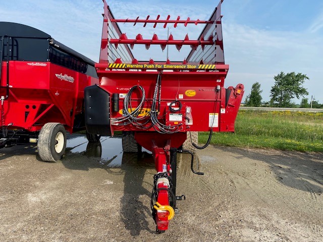 2023 MEYER MANUFACTURING RTX224 FRONT & REAR UNLOAD FORAGE BOX